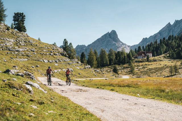 Immagine: In bici in Alta Badia